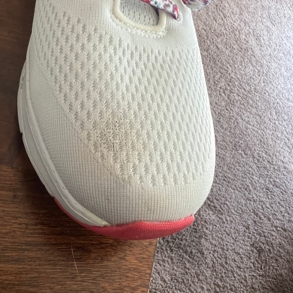 Skechers Women’s US 8.5 Arch Fit Magic Oasis Athletic Pink Floral Shoes - Picture 3 of 10